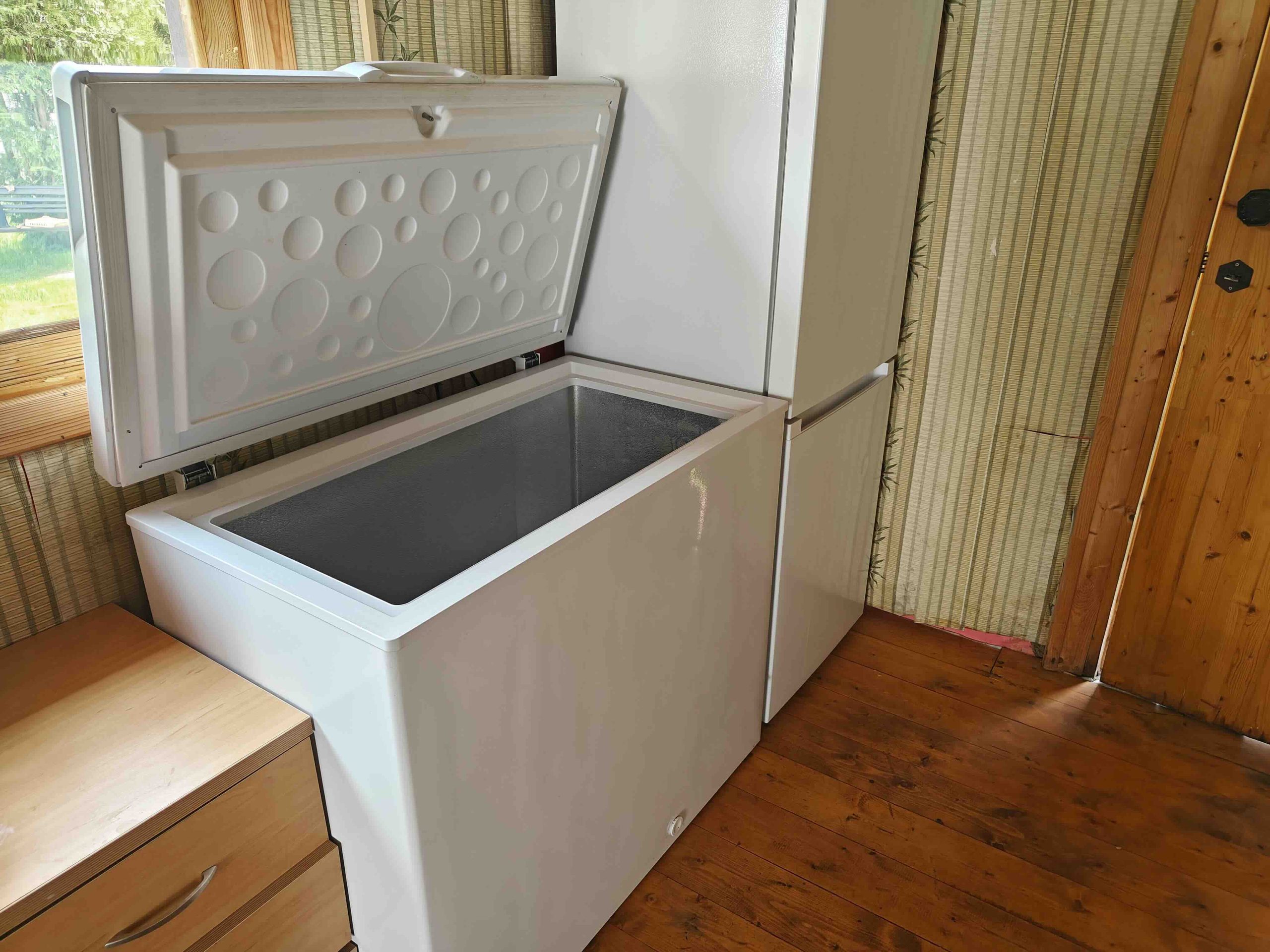 Chest Freezer in an Unheated Garage Not Freezing?